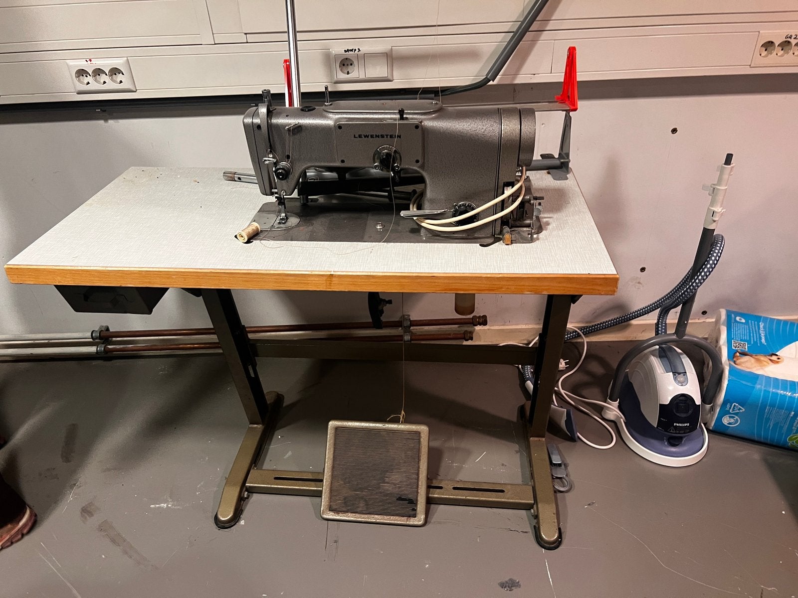 Industriele naaimachine Lewenstein, Gebruikt, Naaimachine, Industrieel, Ophalen