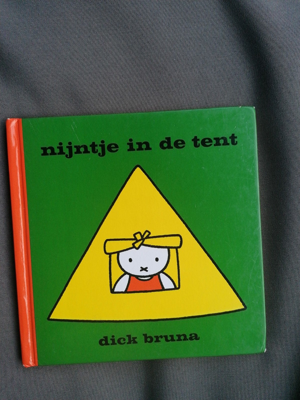 Nijntje in de tent - Dick Bruna (Boekje), Ophalen of Verzenden, Gelezen, Dick Bruna, Fictie algemeen