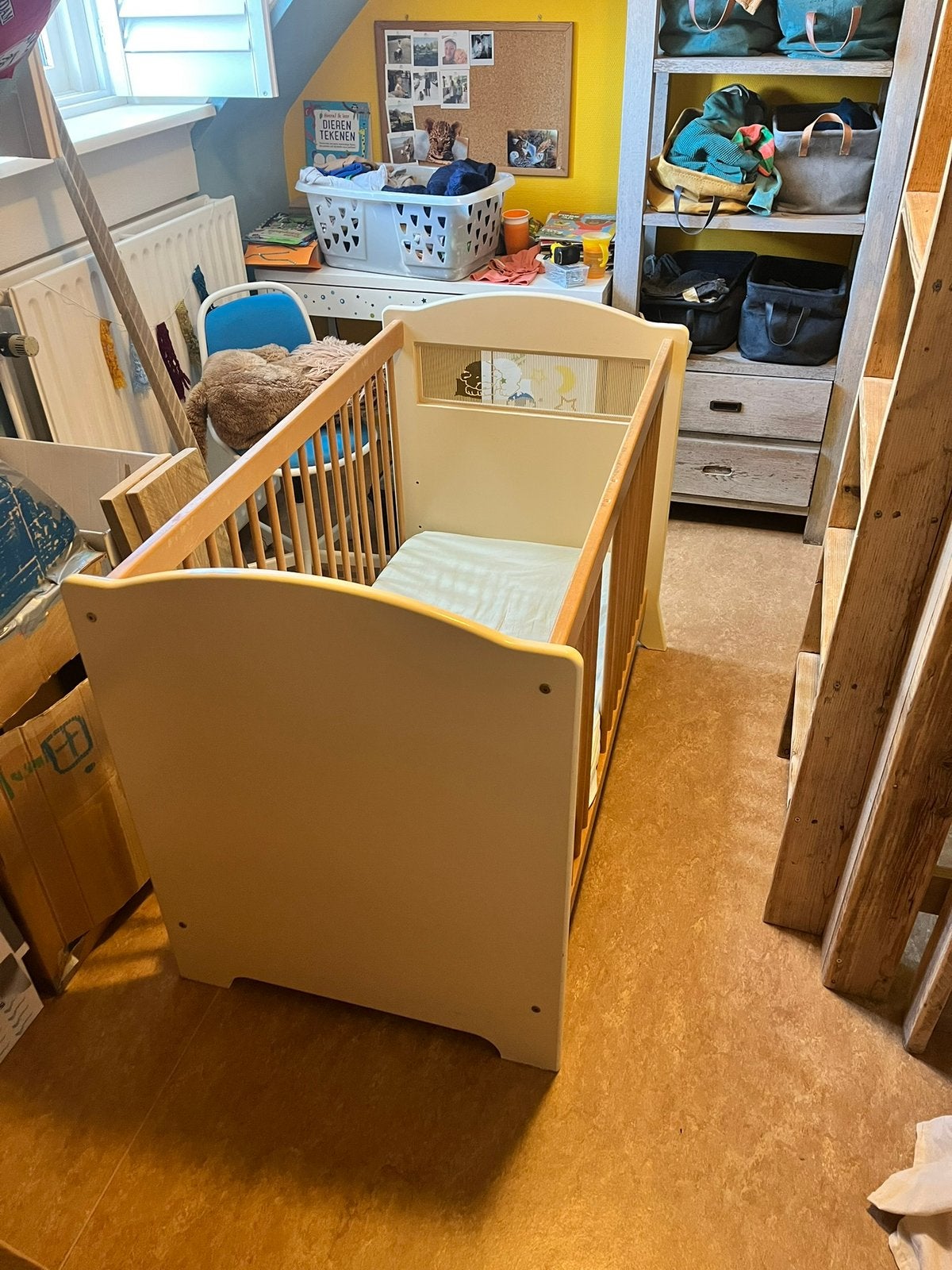 Kinderbed gebruikt, prima staat t.e.a.b., Ophalen, Gebruikt, Lattenbodem, Minder dan 140 cm