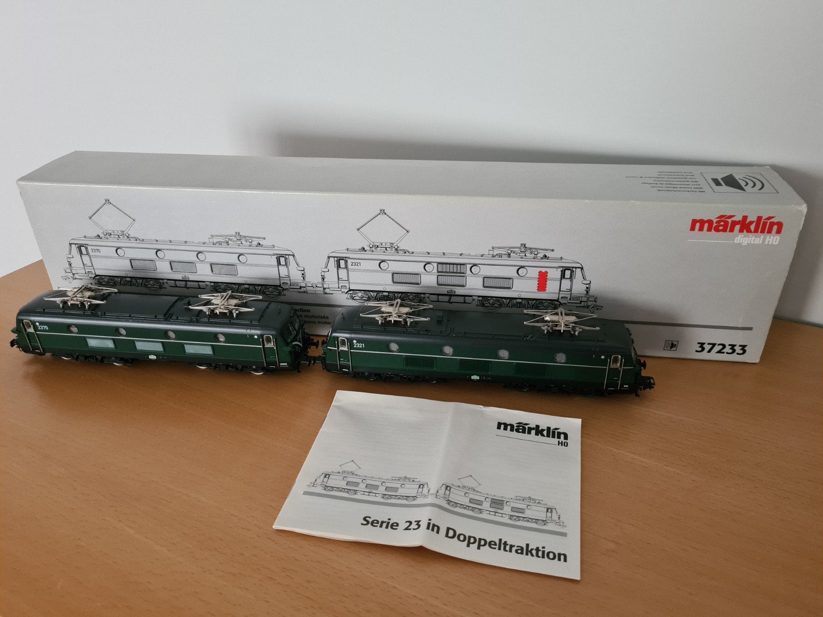 Märklin 37233 NMBS SNCB 2370 2321 nieuw digitaal in okt, Wisselstroom, Locomotief, Ophalen of Verzenden, Zo goed als nieuw