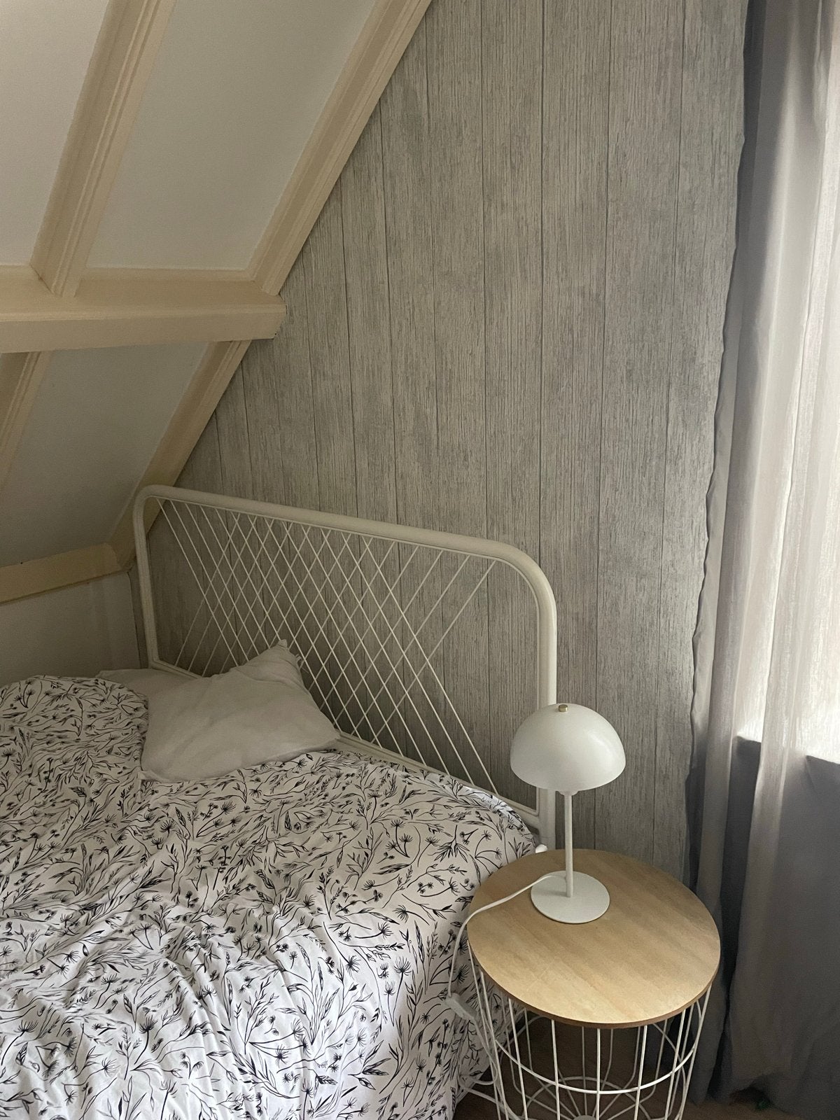IKEA bed met lattenbodems en matras 140x200 cm), Ophalen, Gebruikt, Wit, 140 cm