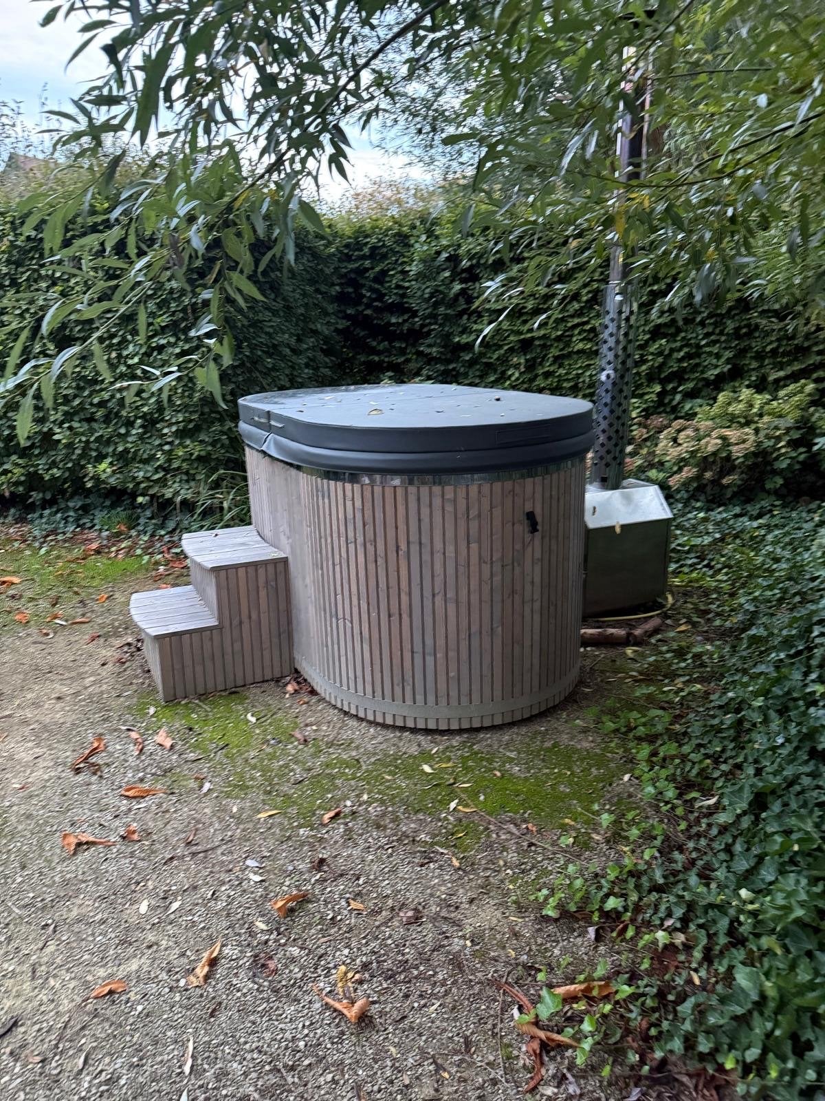 Houtgestookte Hottub 2 Persoons - Drentse Hottub, Ophalen, Zo goed als nieuw, Afdekzeil, Vast