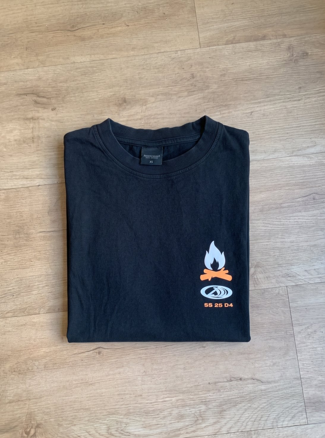 Ashes to Dust T-shirt met Bonfire print - Maat XS, Ophalen of Verzenden, Zo goed als nieuw, Maat 46 (S) of kleiner, Zwart