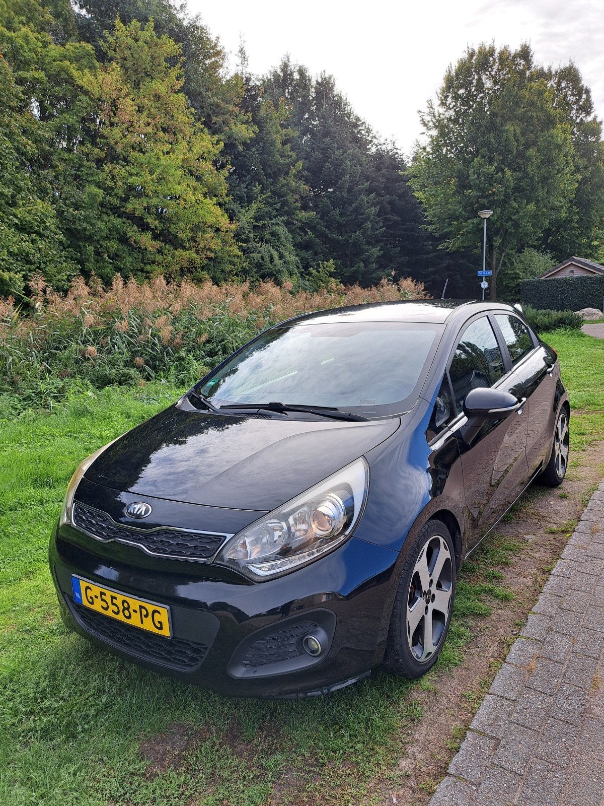 Kia Rio 1.2 I 5DRS 2012 Zwart, Voorwielaandrijving, 40 €/maand, 4 cilinders, Zwart