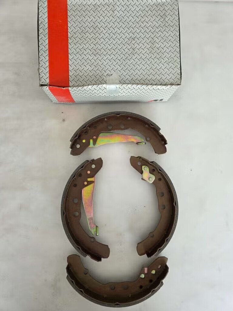 Set Remschoenen Audi 80 100 Seat Inca VW Caddy Golf Passat, -, -, Nieuw, Ophalen of Verzenden