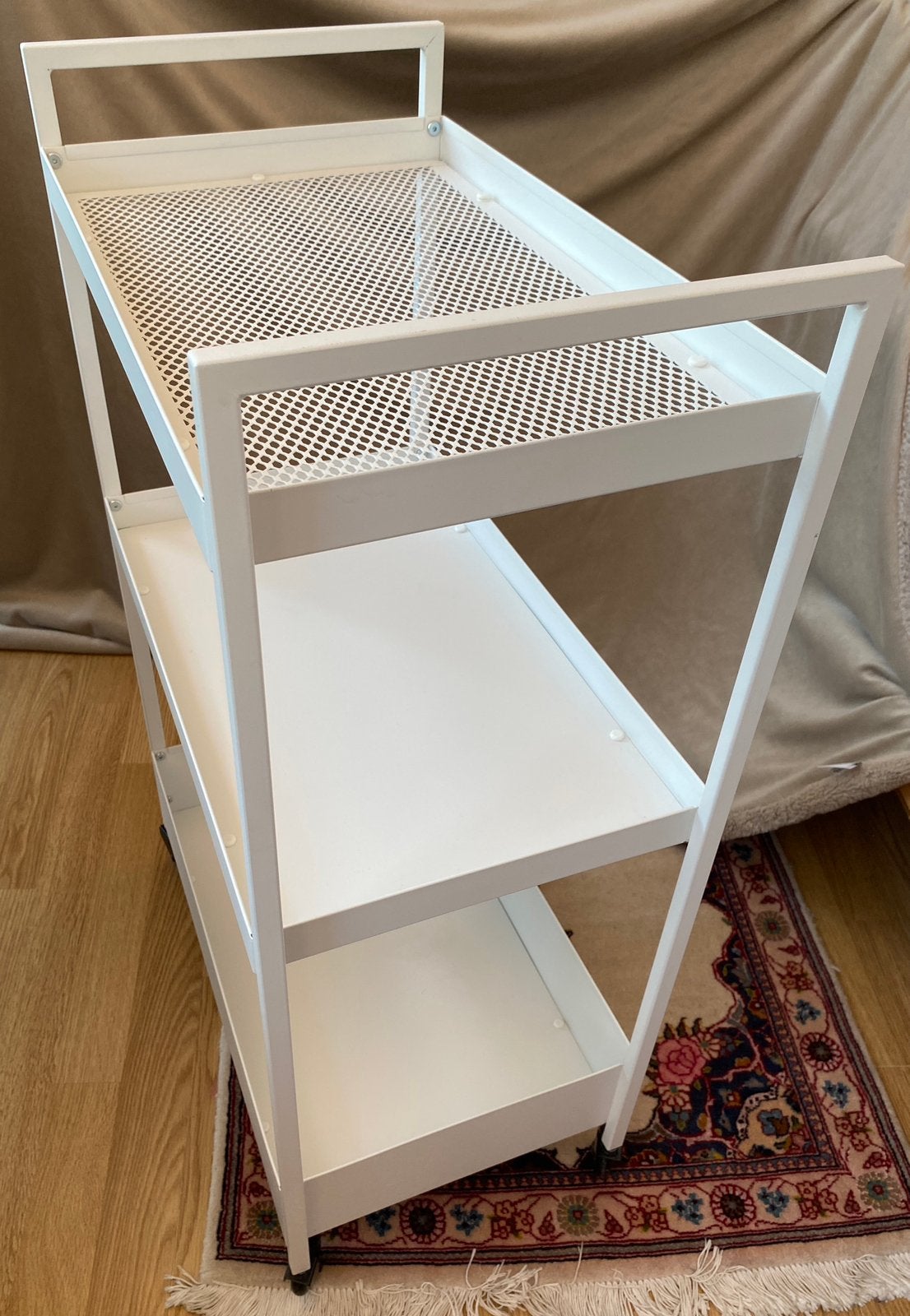 Ikea shelf on wheels, Ophalen, Zo goed als nieuw