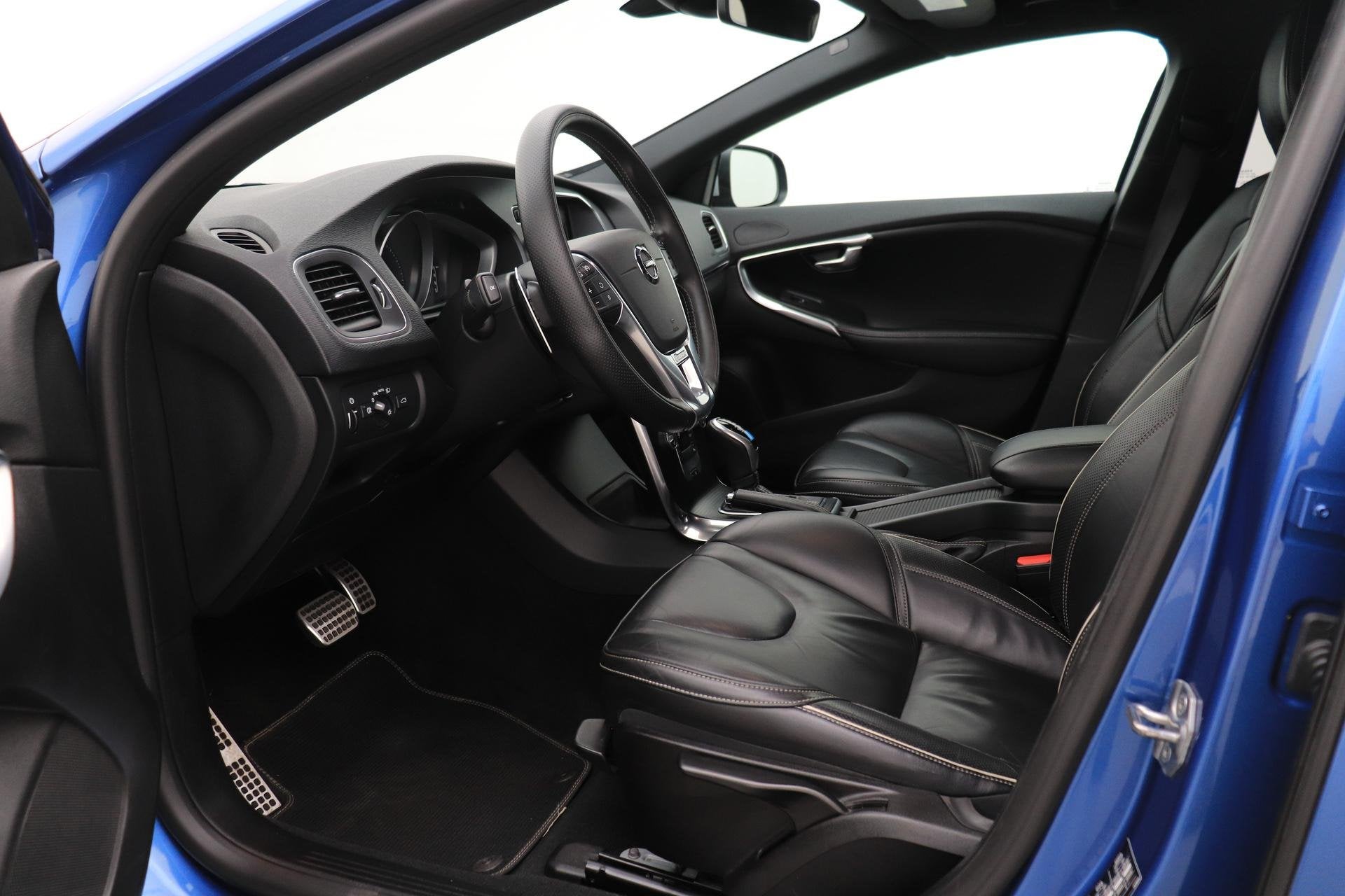Volvo V40 2.0 T5 R-Design | Bursting Blue | 19 Inch Polestar, Auto's, Gebruikt, Euro 6, 4 cilinders, Blauw