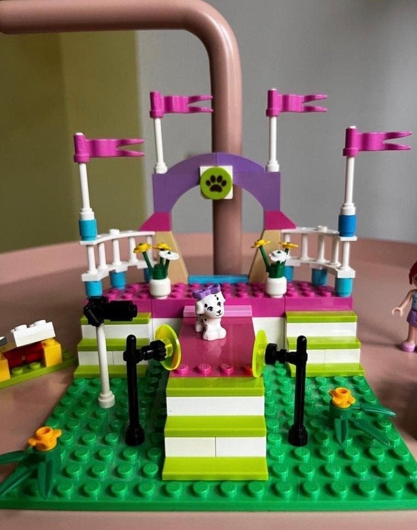 Lego Friends 3942 Hondenshow met accessoires, Lego, Ophalen of Verzenden, Zo goed als nieuw, Compleet