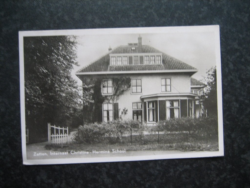 ZETTEN  Internaat Christine Hermine school, Verzamelen, Ophalen of Verzenden, 1940 tot 1960, Gelderland