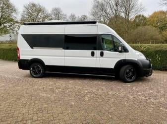 Perfecte Fiat Ducato Maxi Buscamper 6m airco/vast bed/ruimte, Buscamper of Camperbus, Tot en met 2, Particulier, Koelkast