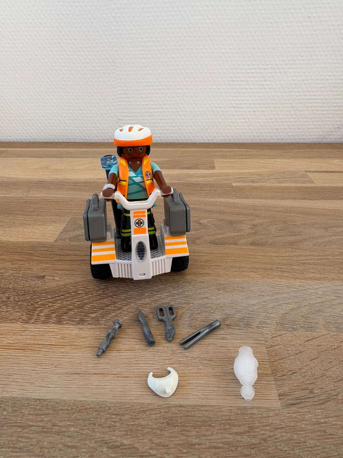 Playmobil, city life, hulpverlener op segway, 70052 compleet, Complete set, Ophalen of Verzenden, Zo goed als nieuw, City life
