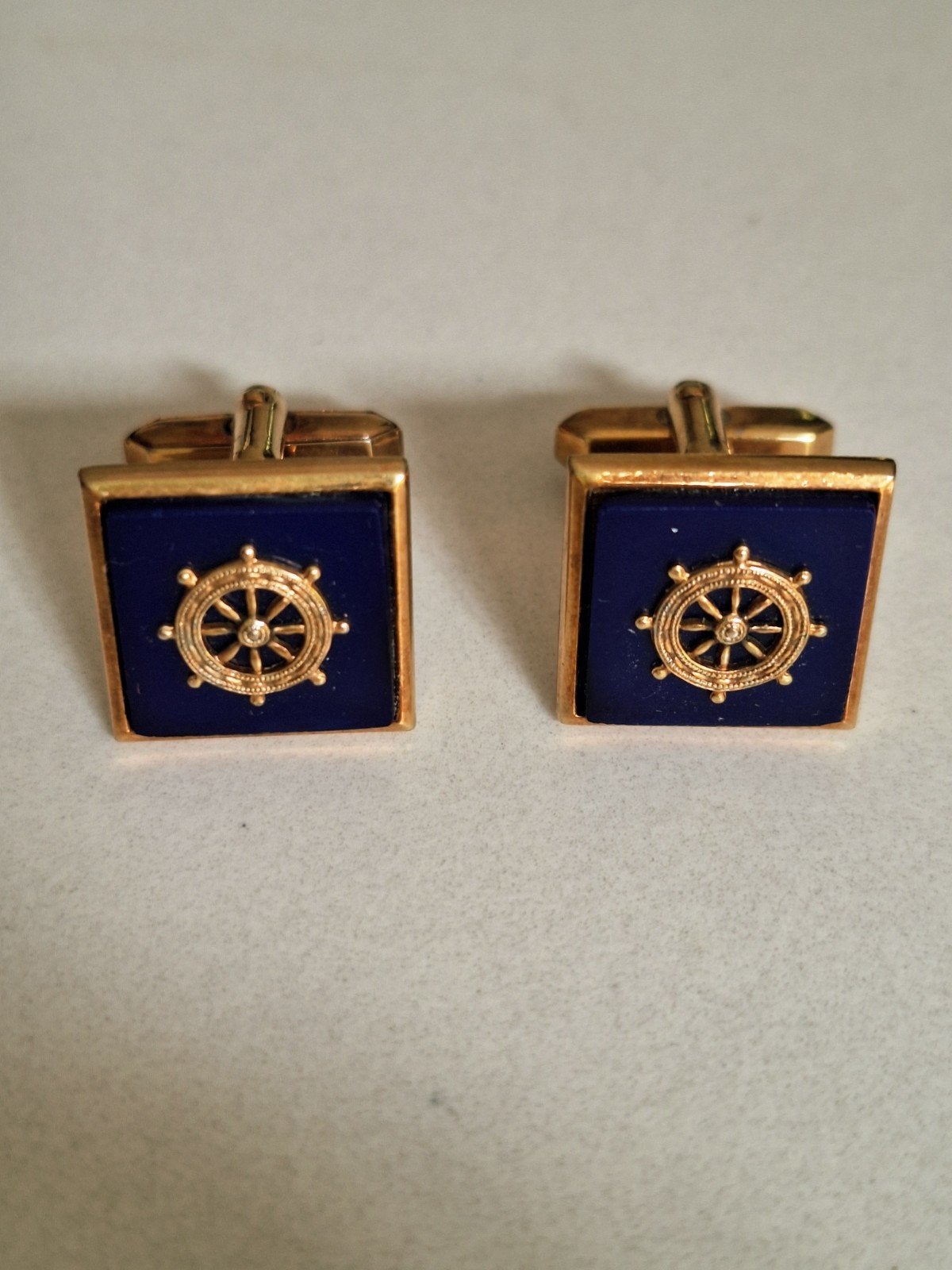 Vintage Manchetknopen Stuurwiel Schip Blauw Emaille Goud, Ophalen of Verzenden, Overige materialen