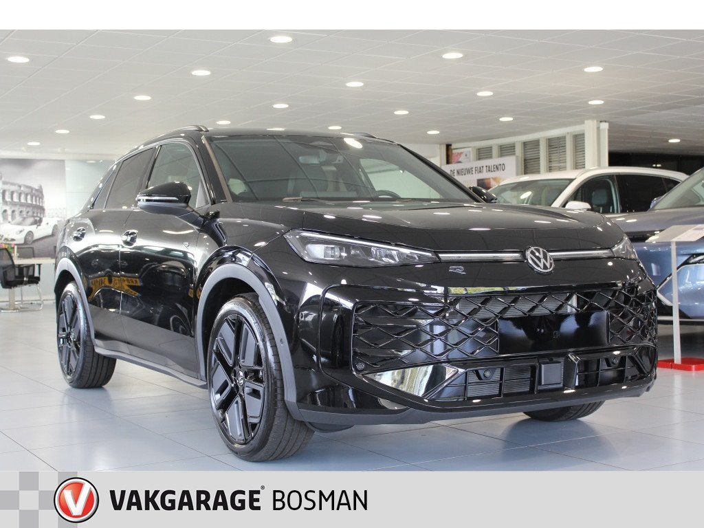Volkswagen T-Roc 1.5 eTSI R-Line/PANO/CAMERA/CARPLAY, Auto's, Automaat, Stof, Zwart, 4 cilinders