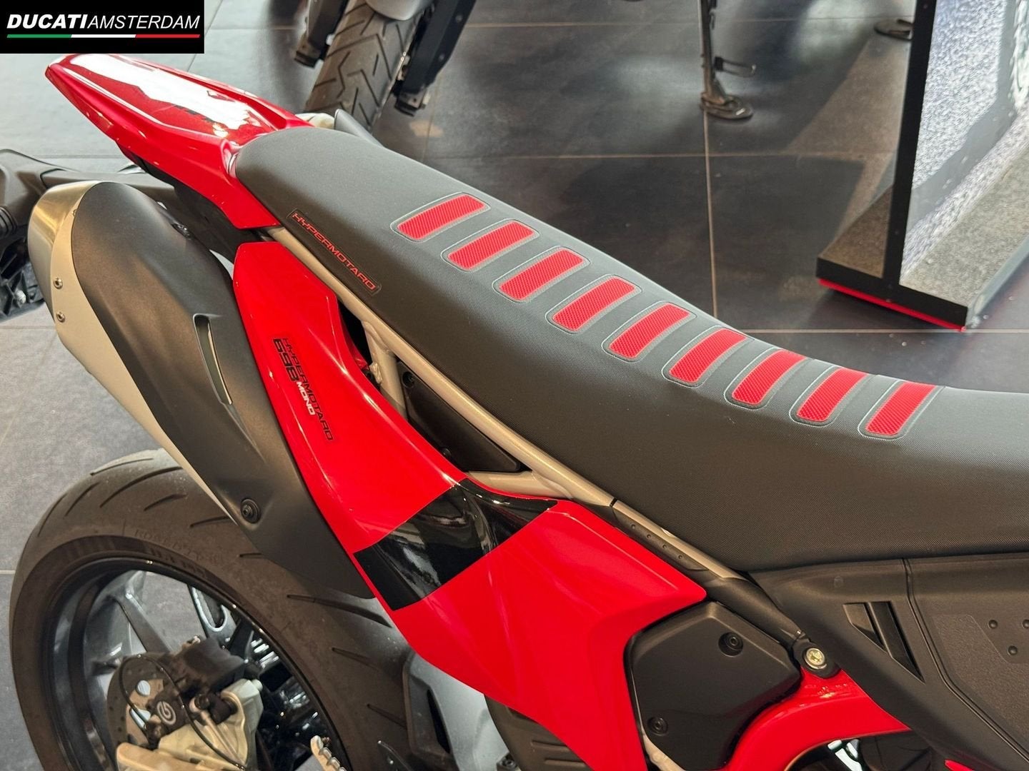 DUCATI HYPERMOTARD 698 MONO (bj 2024), Motoren, Motoren | Ducati, DUCATI, Motorrijbewijs A, Bedrijf, Onbekend