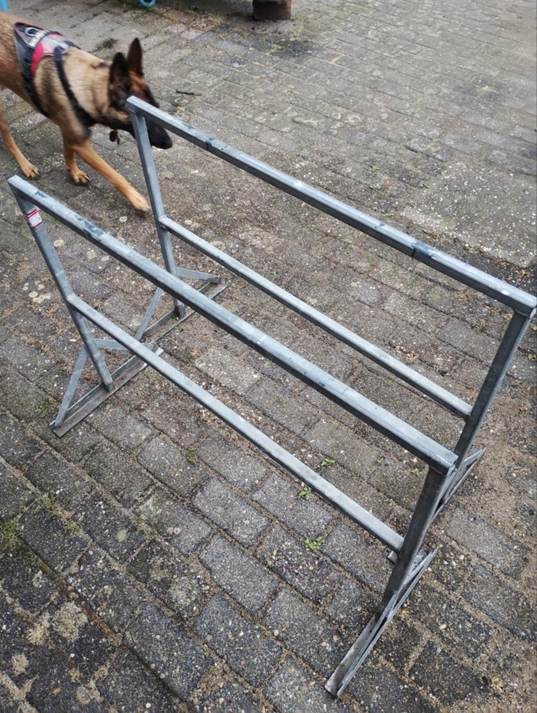 Stevige metalen schragen voor diverse klussen,marktkraam, Ophalen of Verzenden, Gebruikt, 70 tot 120 cm