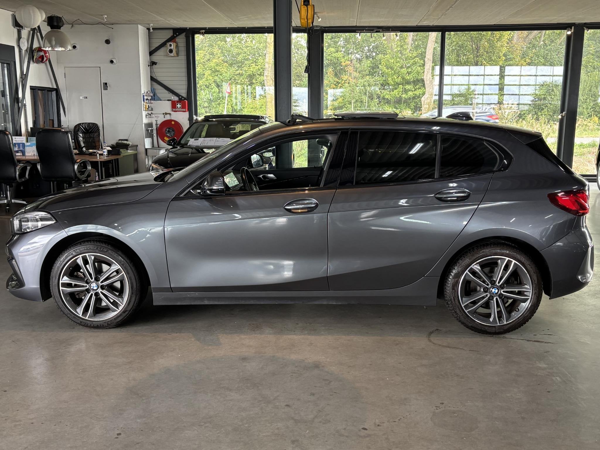BMW 1-serie 118i Executive Sport Edition, Auto's, Gebruikt, Leder en Stof, Origineel Nederlands, 3 cilinders