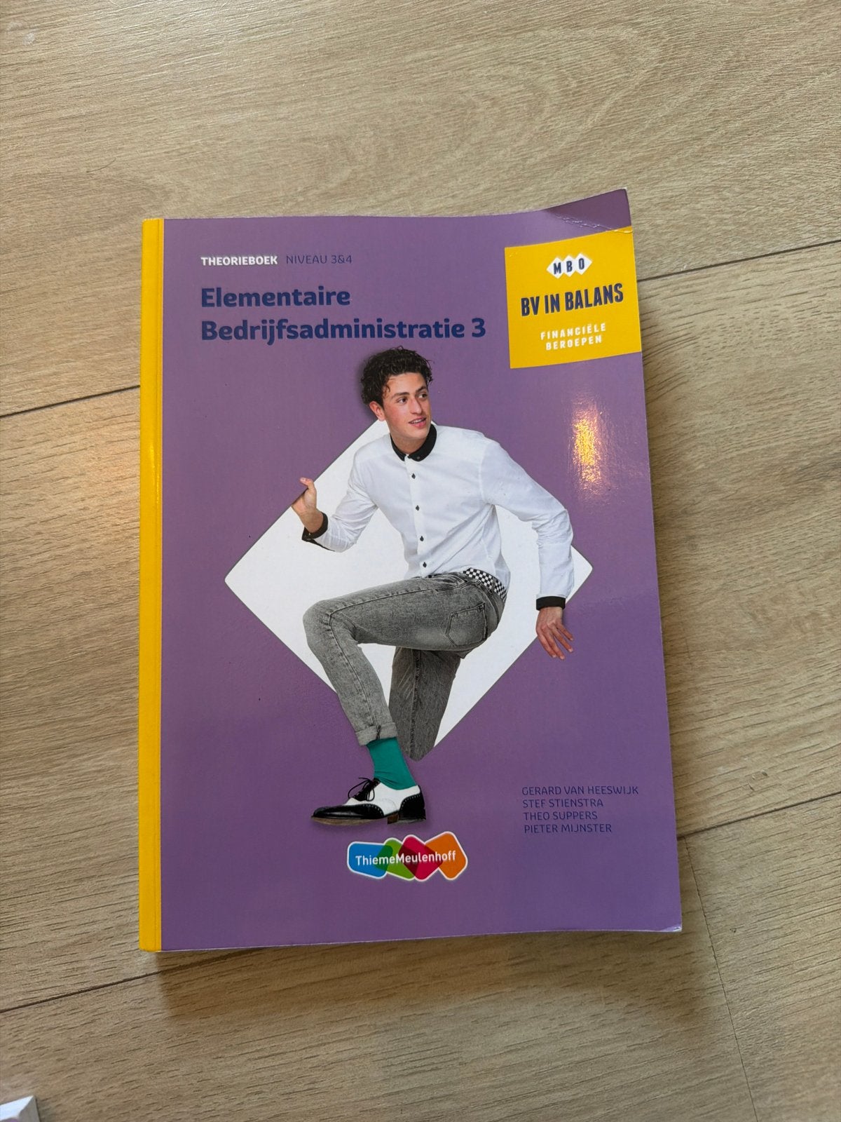 Elementaire Bedrijfsadministratie 3 MBO - Zo goed als nieuw, Boeken, Ophalen of Verzenden, Gamma, Zo goed als nieuw, MBO