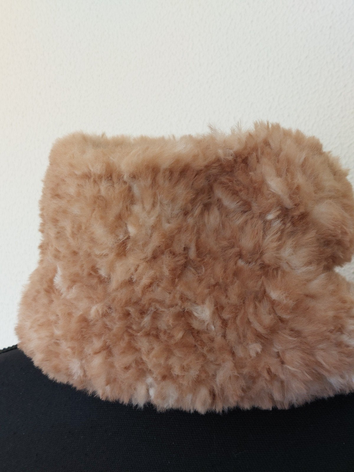 Zachte faux fur colsjaal in camelkleur, Kleding | Dames, Handgemaakt, Ophalen of Verzenden, Nieuw, Sjaal