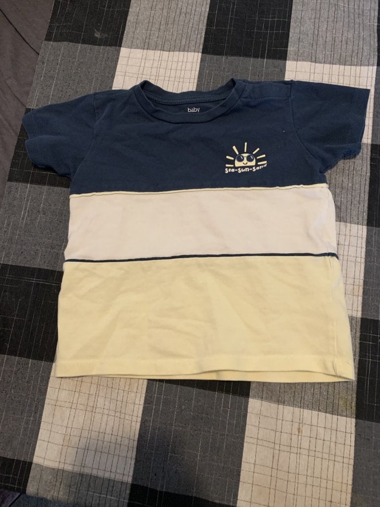 Meerkleurige T-shirt van de C&A. Maat 92, Kinderen en Baby's, Kinderkleding | Maat 92, C&A, Ophalen of Verzenden, Zo goed als nieuw