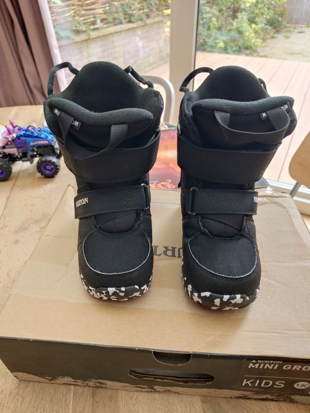 Burton Mini Grom Snowboardschoenen - Maat 13c/30,5, Ophalen of Verzenden, Zo goed als nieuw, Snowboots