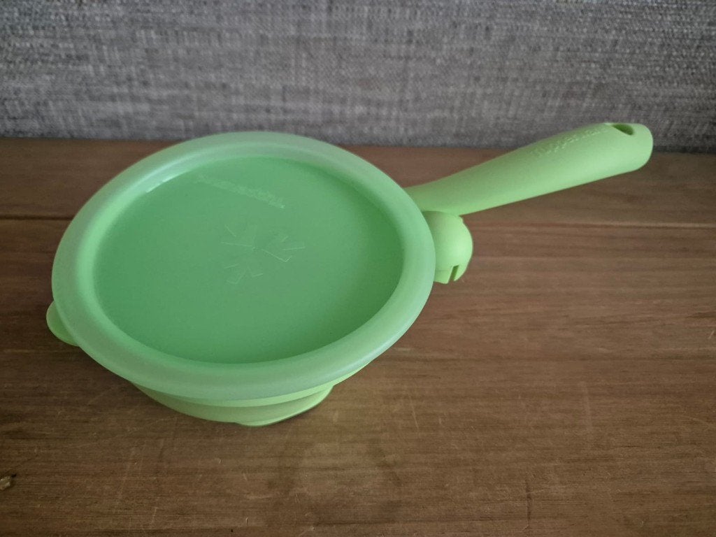 Tupperware zeef/vergiet met duimdrukdeksel Groen NIEUW, Overige typen, Nieuw, Ophalen of Verzenden, Met deksel