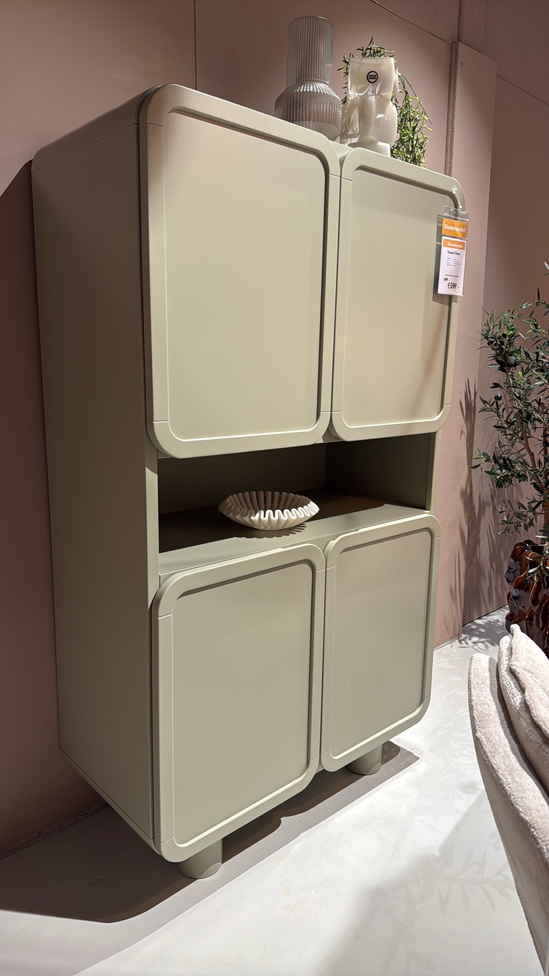 Showroom  Bergkast Vienna, Ophalen, Zo goed als nieuw, 25 tot 50 cm