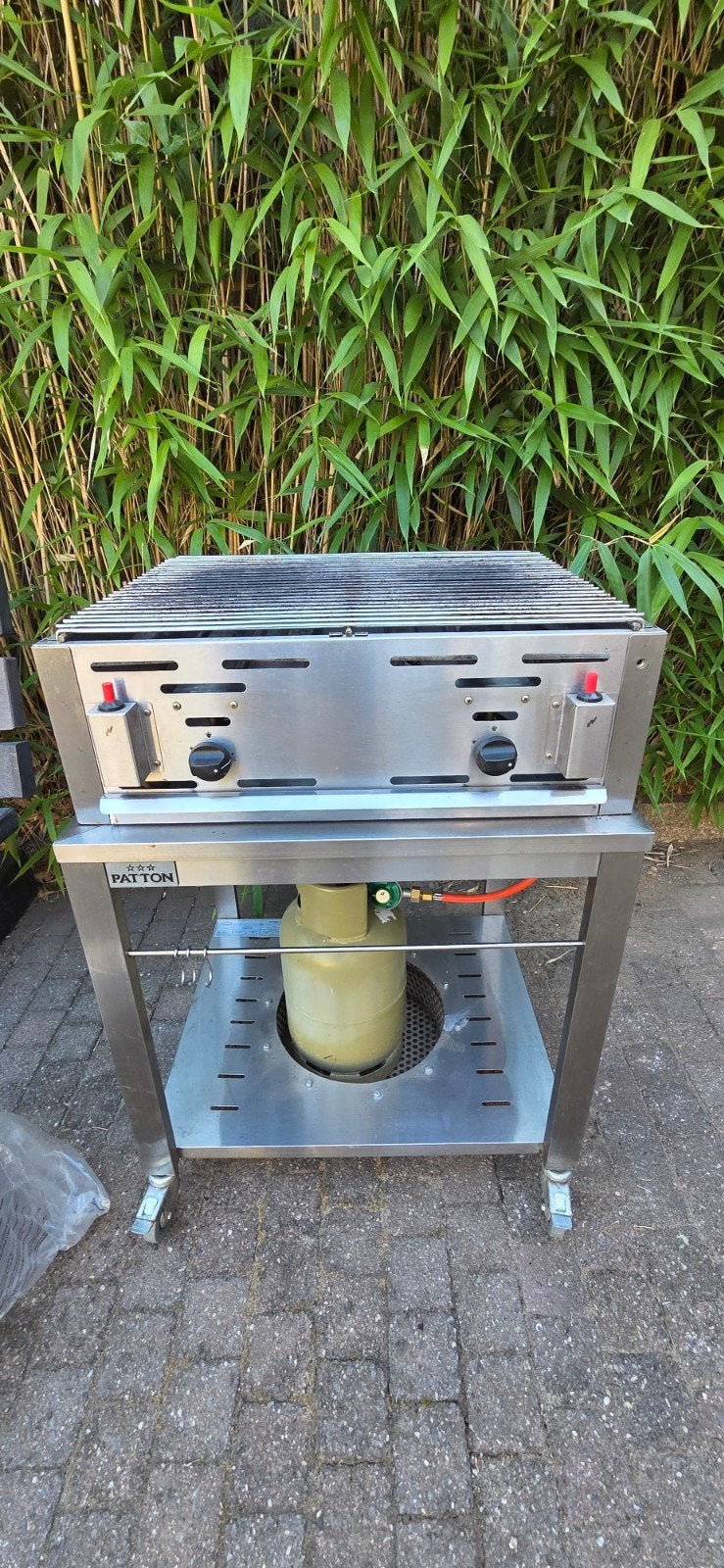 Hendi Roast-Master Maxi Gasbarbecue op onderstel, Ophalen, Gebruikt, Hendi