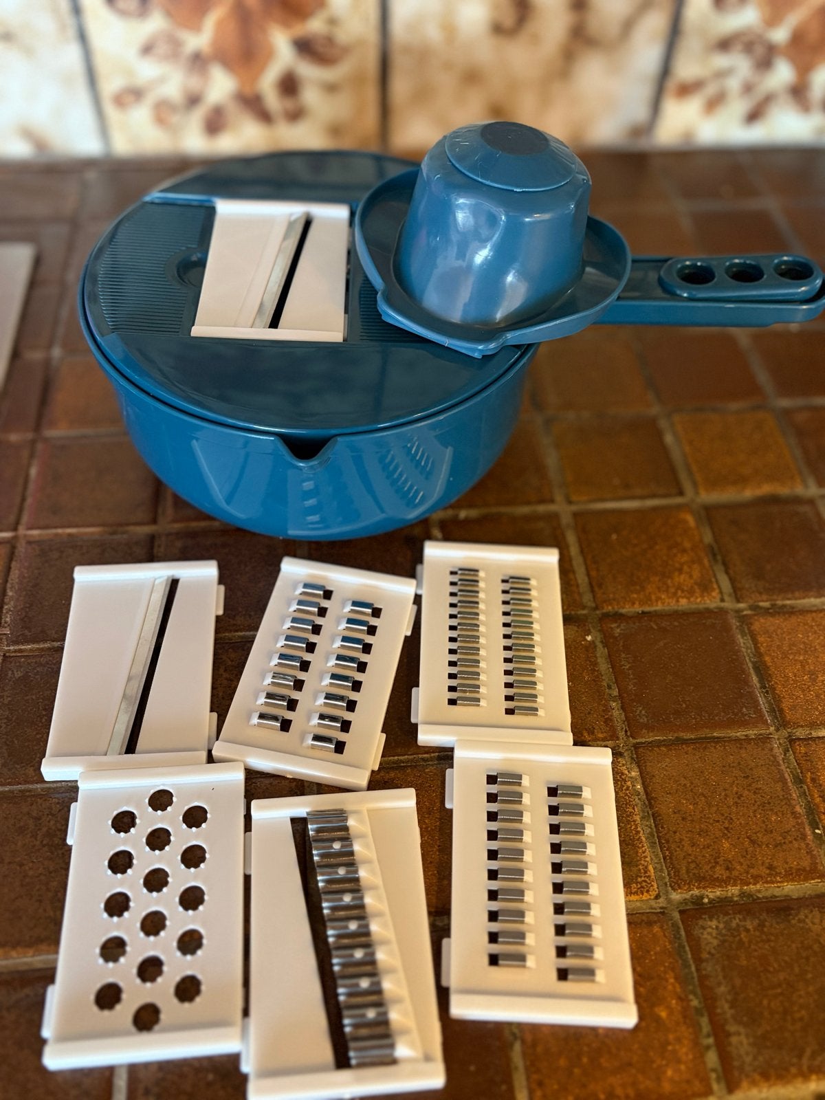 Multifunctionele Keukenrasp met Verwisselbare Bladen, Kunststof, Ophalen of Verzenden, Zo goed als nieuw, Overige merken