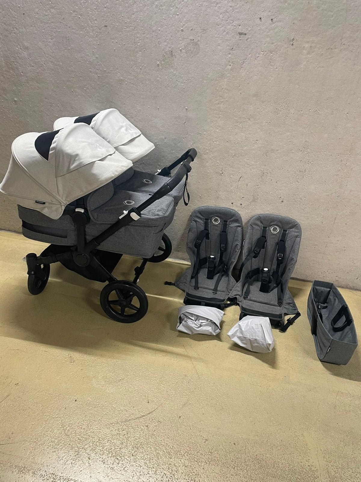 Bugaboo donkey 5 Twin, Support@bugaboo.com, Bugaboo, Ophalen of Verzenden, Zo goed als nieuw