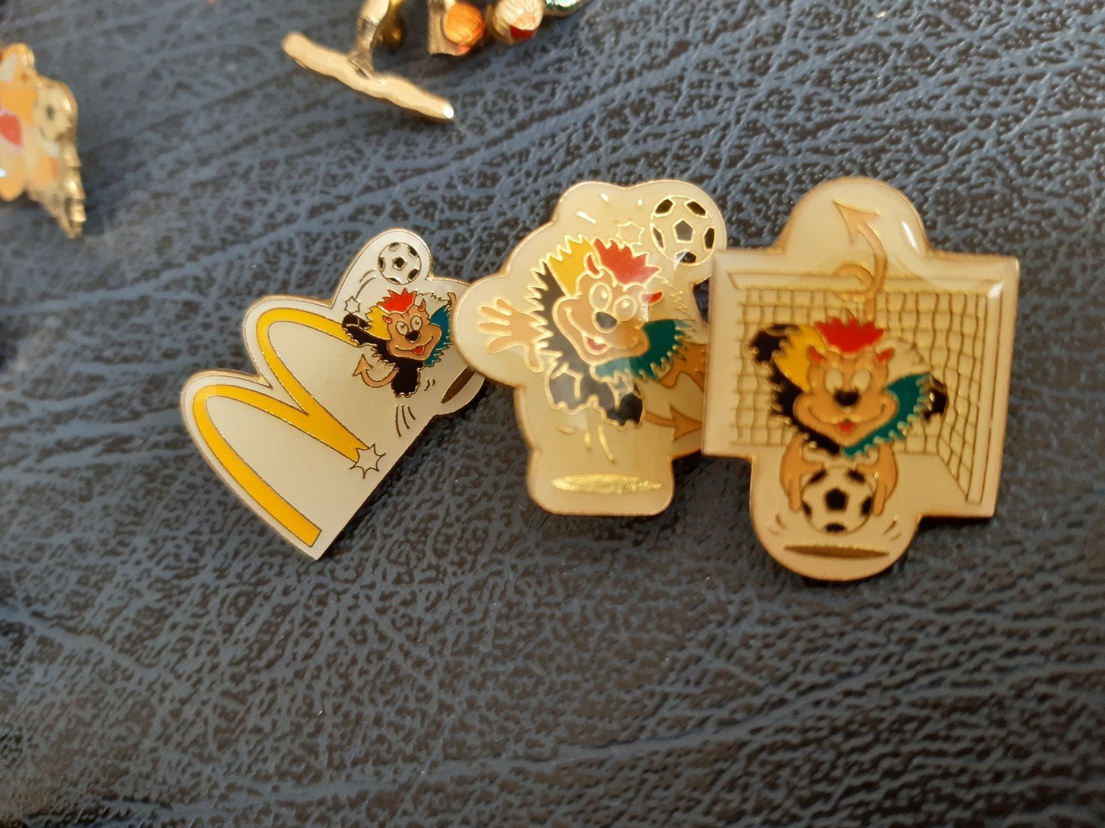 3 Pins EK 2000, Ophalen of Verzenden, Nieuw, Sport, Speldje of Pin