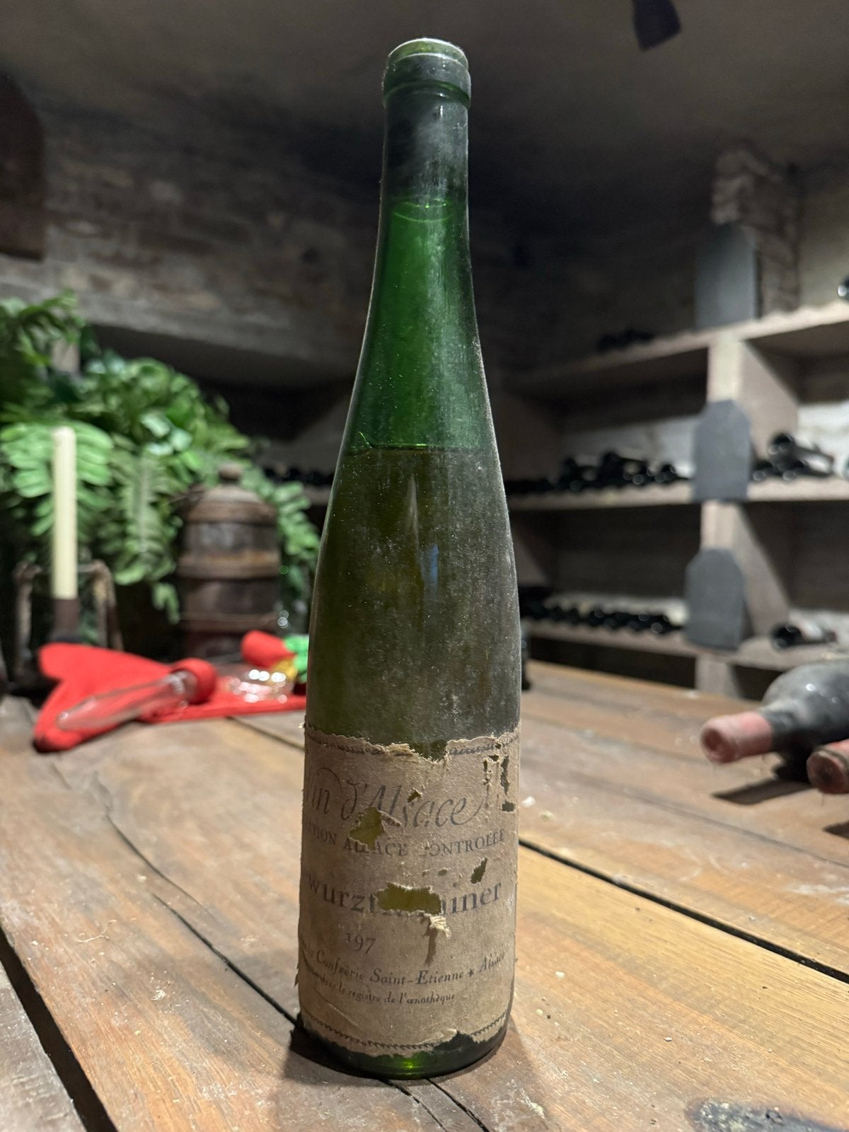 Vin d'Alsace Gewurztraminer 197? Kurk schade, Ophalen, Gebruikt, Frankrijk, Witte wijn