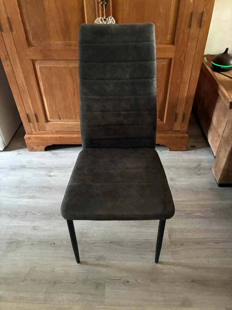 Te koop 4 keuken stoelen zie foto’s, Huis en Inrichting, Stoelen, Ophalen, Zo goed als nieuw