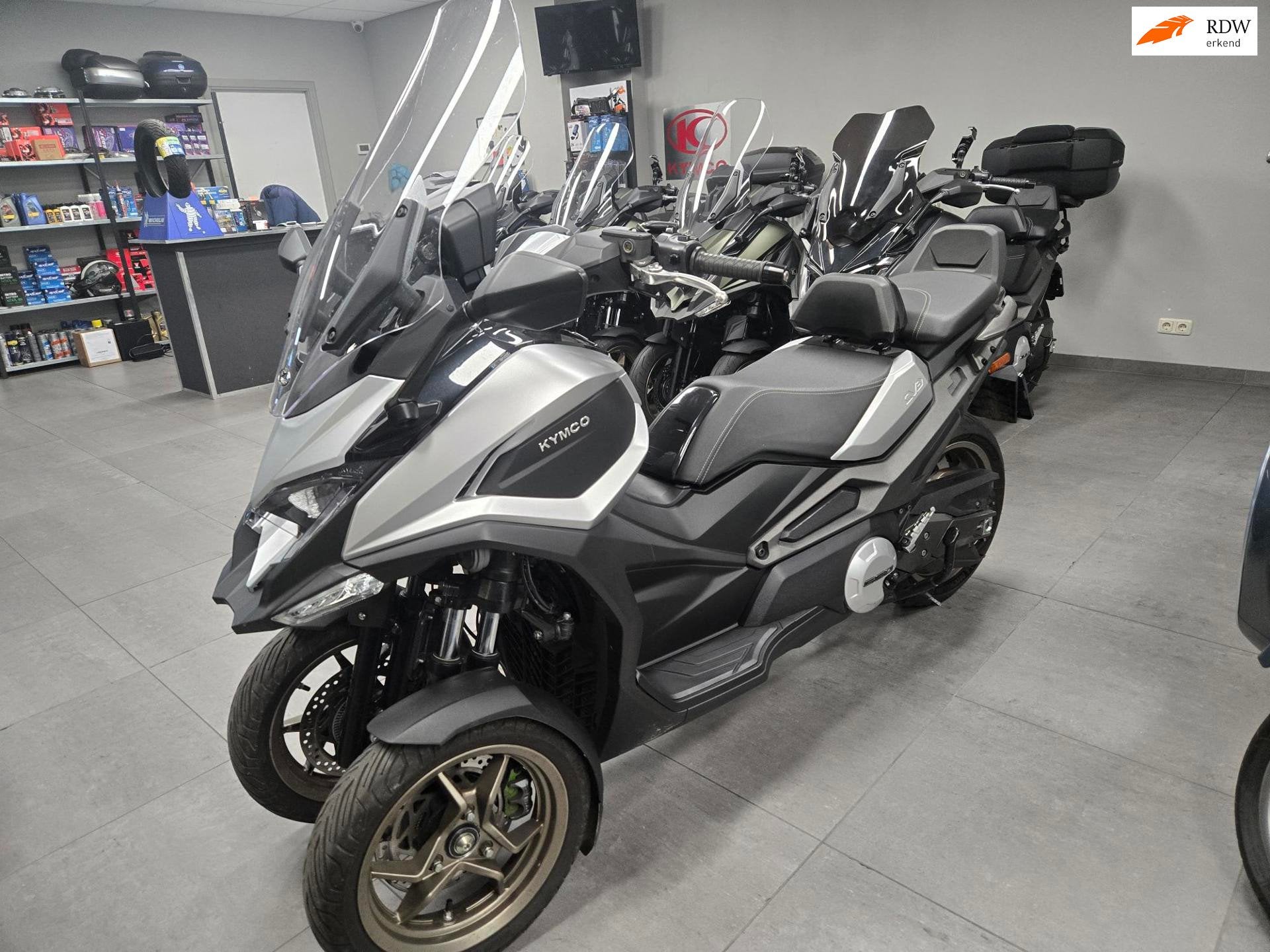Kymco CV3 550i 2023 10DKM RIJKLAAR GARANTIE, Kymco, Overig, Gebruikt, Bedrijf