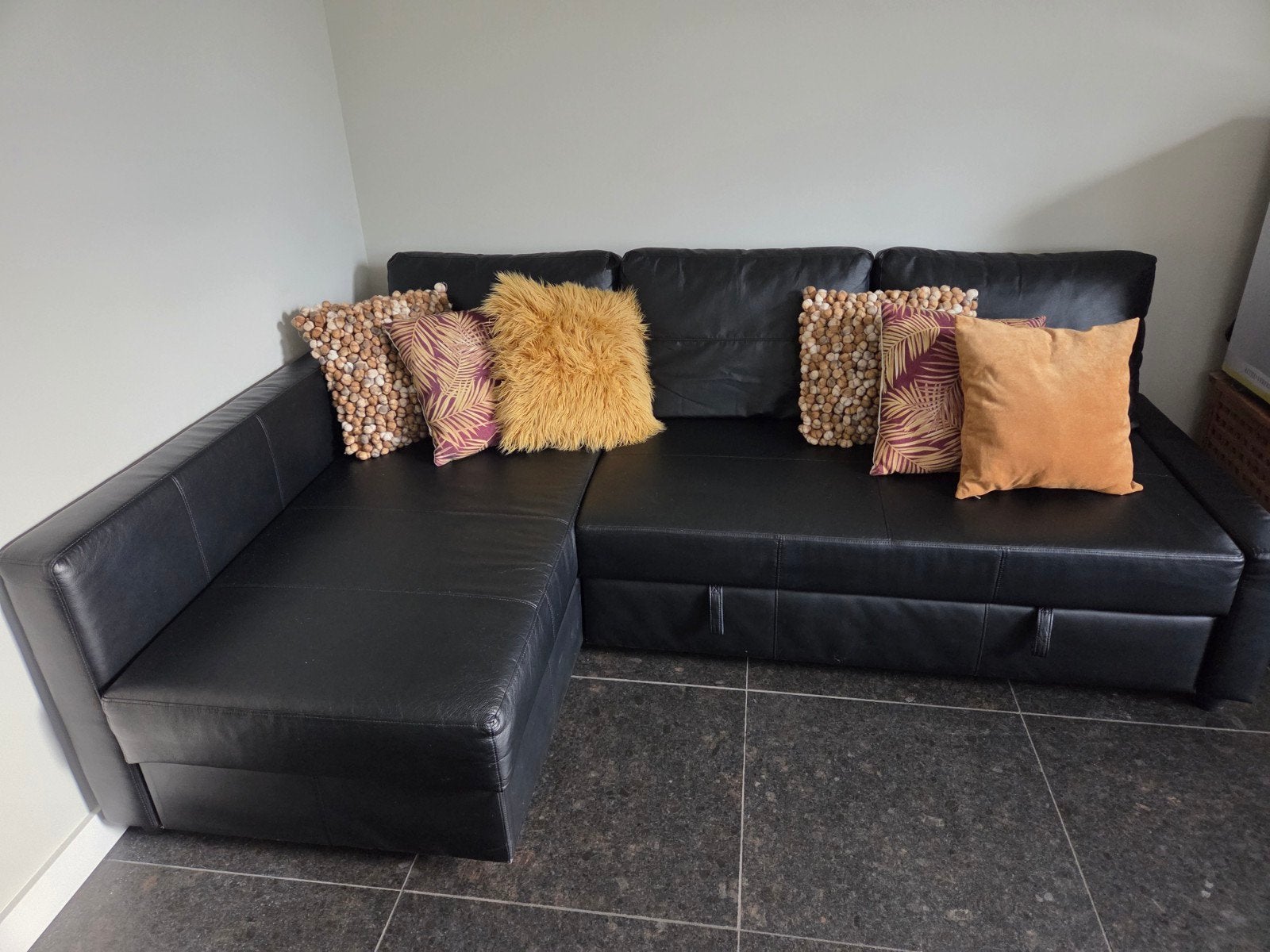Friheten hoek slaapbank van Ikea, zwart leer
FRIHETEN
Hoeks, Ophalen, Gebruikt, Leer