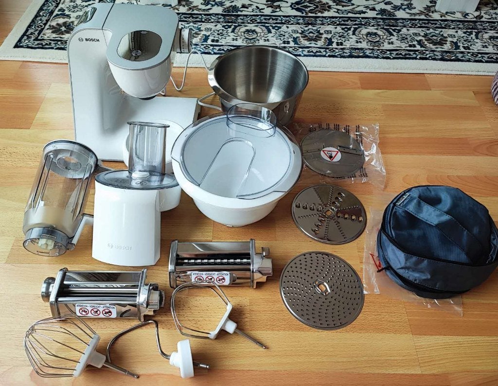 Bosch MUM5 keukenmachine met Pastaopzetstuk veel accessoires, Ophalen, Zo goed als nieuw, Vaatwasserbestendig, 3 snelheden of meer