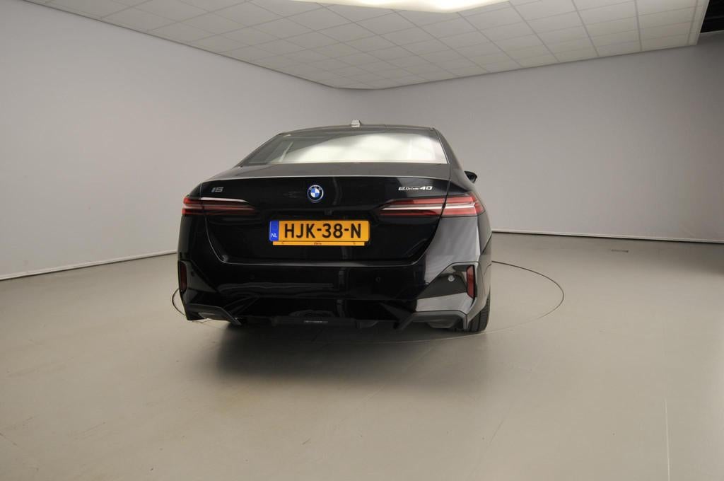 BMW i5 Sedan eDrive40 | M-Sportpakket | LED | HUD | Active c, Automaat, Gebruikt, Zwart, Met garantie (alle)