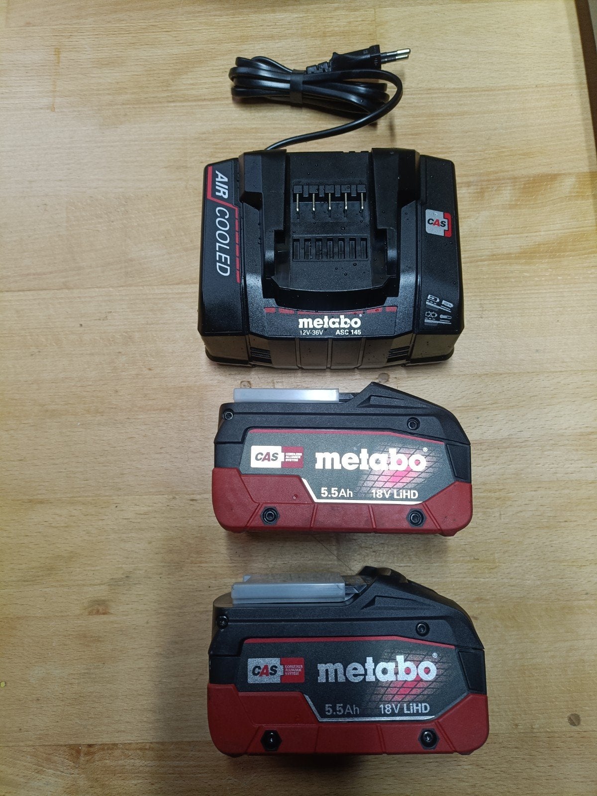 Metabo Acculader en 2x 5.5Ah 18V LiHD Accu's, Doe-het-zelf en Verbouw, Ophalen of Verzenden, Nieuw, 600 watt of meer, Overige typen