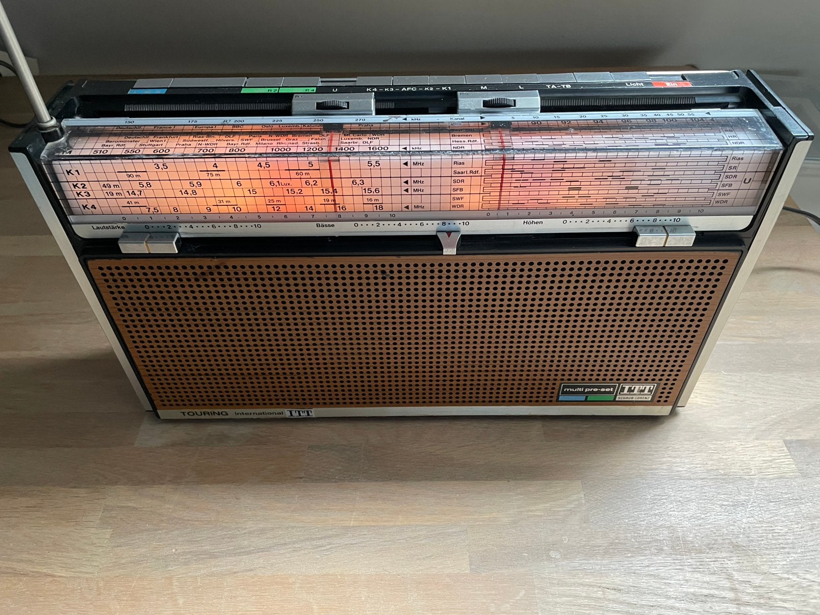 ITT Touring International transistor radio FM-KG-MG-LG, Ophalen of Verzenden, Gebruikt, Radio
