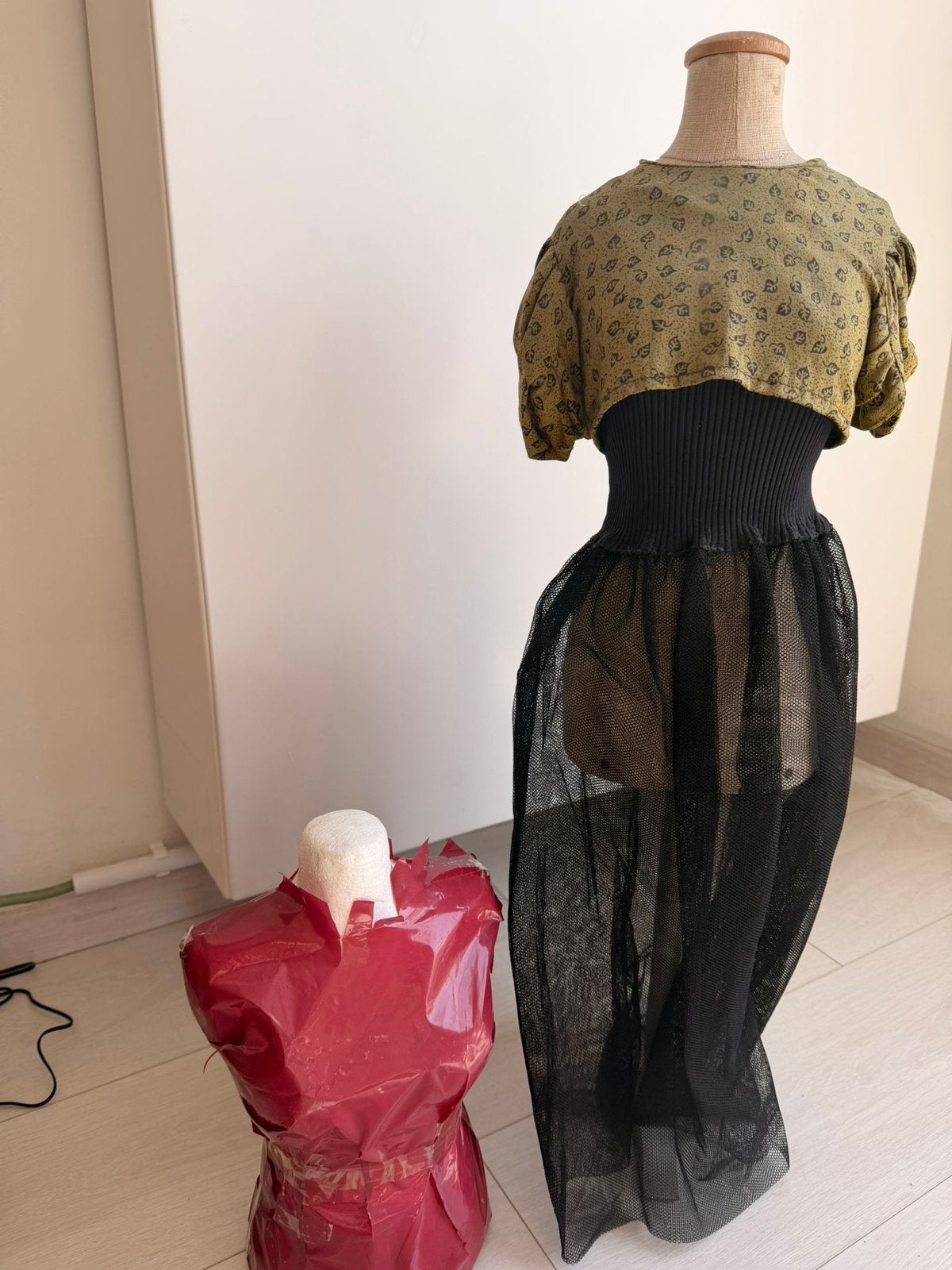 Schaal paspoppen (incl kleding), Ophalen of Verzenden, Gebruikt, Overige typen