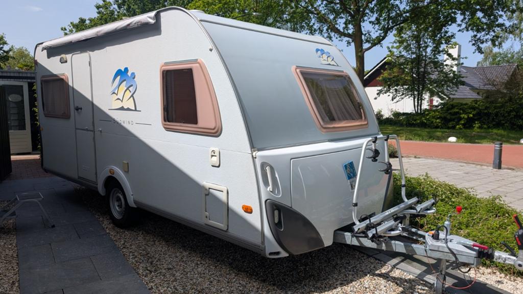 KNAUS SUDWIND 450 FU MOVER, ZAKLUIFEL zeer nette caravan, Caravans en Kamperen, Rondzit, Frans bed, Bedrijf, Schokbreker