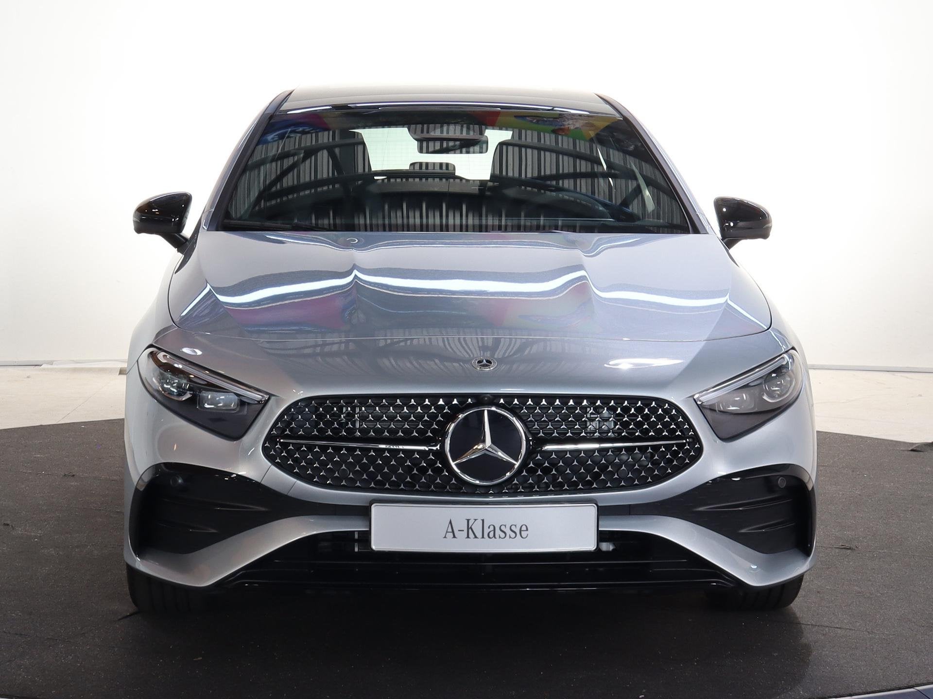 Mercedes-Benz A-Klasse 250e Business Solution AMG | Panorama, Auto's, Mercedes-Benz, 4 cilinders, 163 pk, Plug-in hybride, Bedrijf