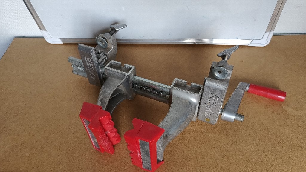 Mobiele Bankschroef, werkbank, spanklem, Ophalen of Verzenden, Zo goed als nieuw, Minder dan 70 cm, Bankschroef