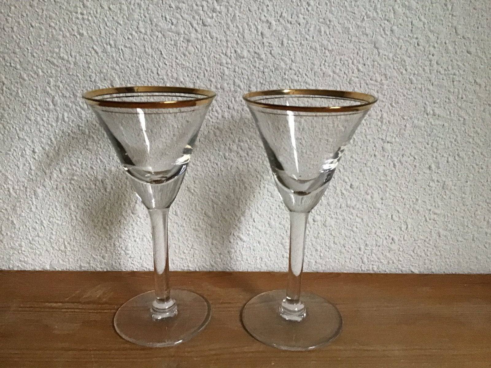 2 leuke borrelglaasjes met gouden rand. Shot glaasjes., Verzamelen, Glas en Borrelglaasjes, Ophalen of Verzenden, Zo goed als nieuw