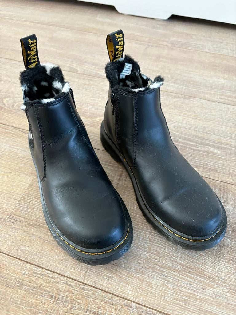 Dr. Martens Chelsea Boots - Zwart met Witte Bolletjes (NIEUW, Kleding | Dames, Schoenen, Ophalen of Verzenden, Nieuw, Zwart, Lage of Enkellaarzen