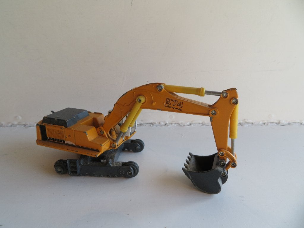 Siku Liebherr 974 Litronic graafmachine 1:87 opknapper, Ophalen of Verzenden, Gebruikt, Tractor of Landbouw