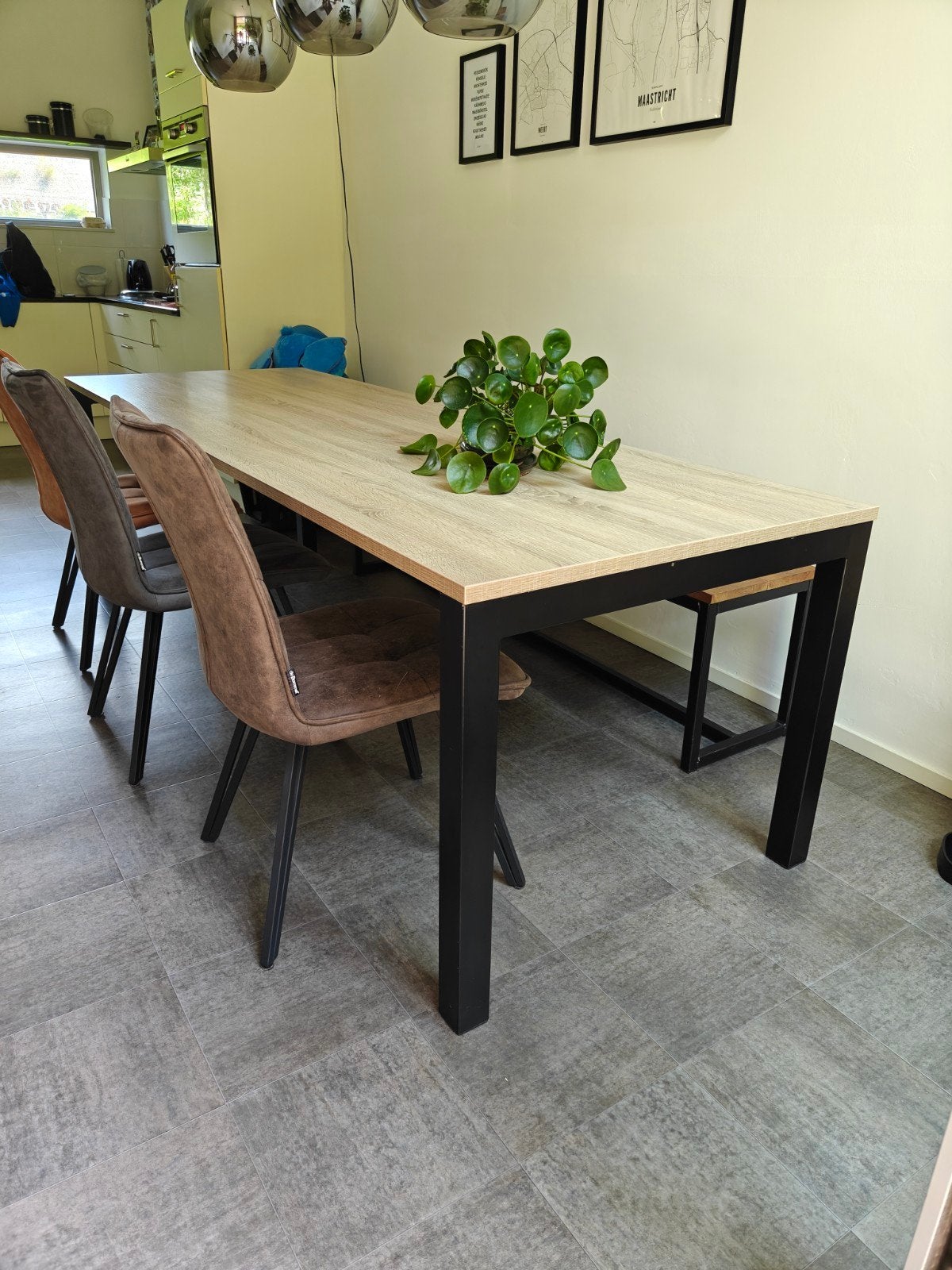 Grote eettafel met HPL blad en metalen frame, Ophalen, 200 cm of meer, Zo goed als nieuw, Vijf personen of meer