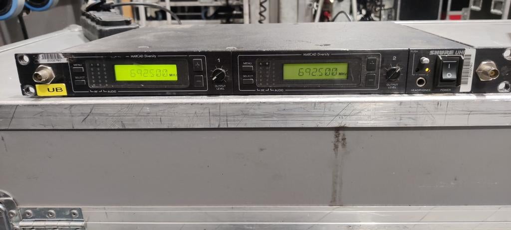 Shure UHF Dubbele Ontvanger - Draadloos Microfoonsysteem, Ophalen, Gebruikt, Zangmicrofoon, Draadloos