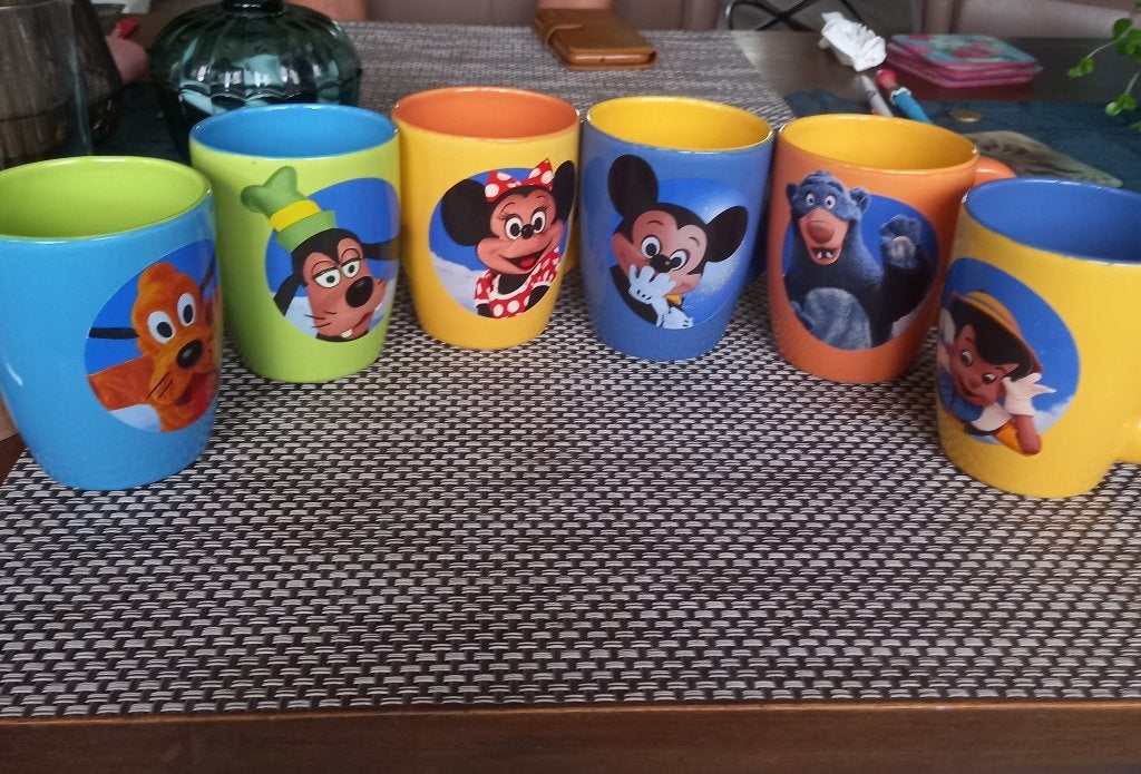 Zes unieke beker met Disneyfiguren, Ophalen of Verzenden, Overige figuren, Gebruikt, Servies