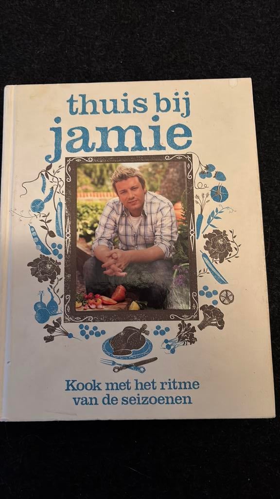 Jamie Oliver - Thuis bij Jamie, Boeken, Kookboeken, Ophalen of Verzenden, Zo goed als nieuw