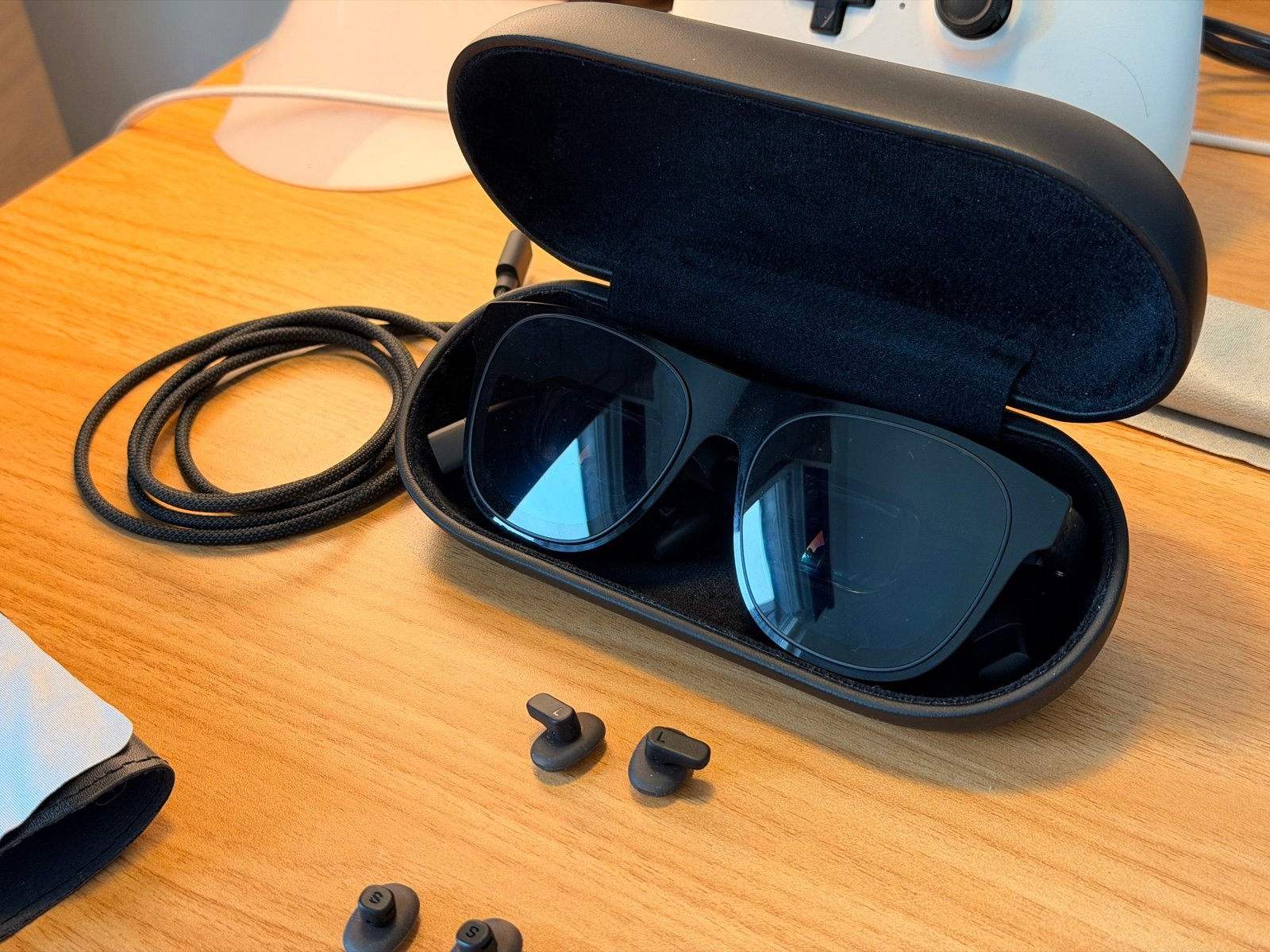 XREAL One Pro AR-bril met Bose-geluid, Spelcomputers en Games, Virtual Reality, Zo goed als nieuw, Overige platformen, VR-bril